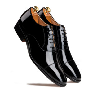 Cap-toe patent leather Oxfords