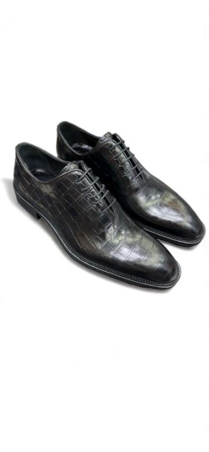 Croc-pattern whole-cut