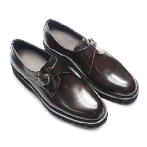 Single buckle brogue