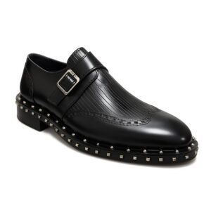 Single monk studded
